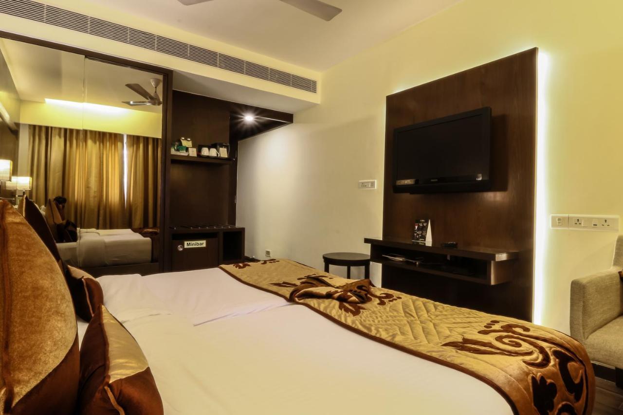 Salida Del Sol Hotel Panaji Exterior photo